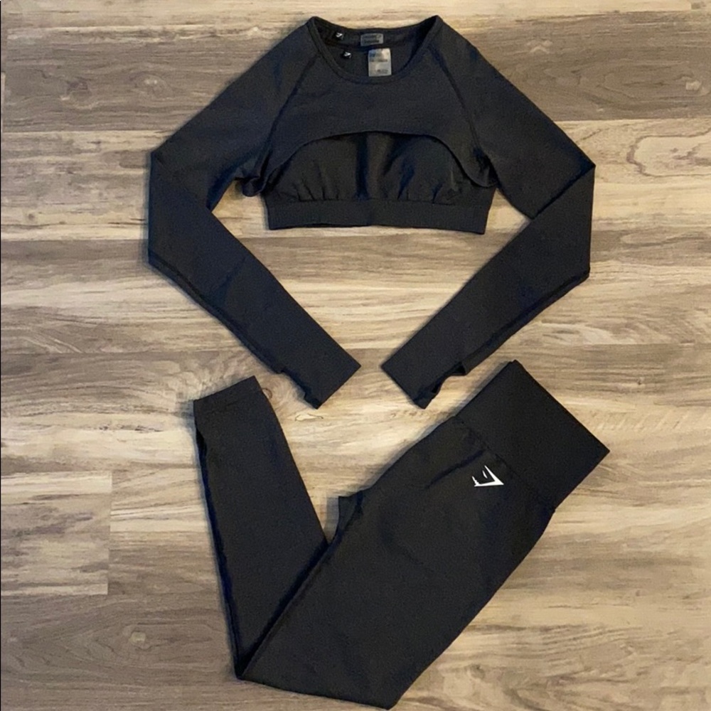 Gymshark athletic wear set sports bra leggings top